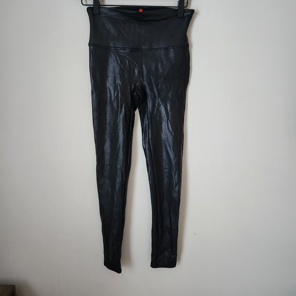 SPANX | Faux Leather High Waisted Leggings in Black - Size M Petite - Picture 2 of 8